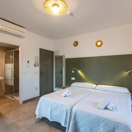 Hostal Alicante Sant Antoni de Portmany Exterior foto