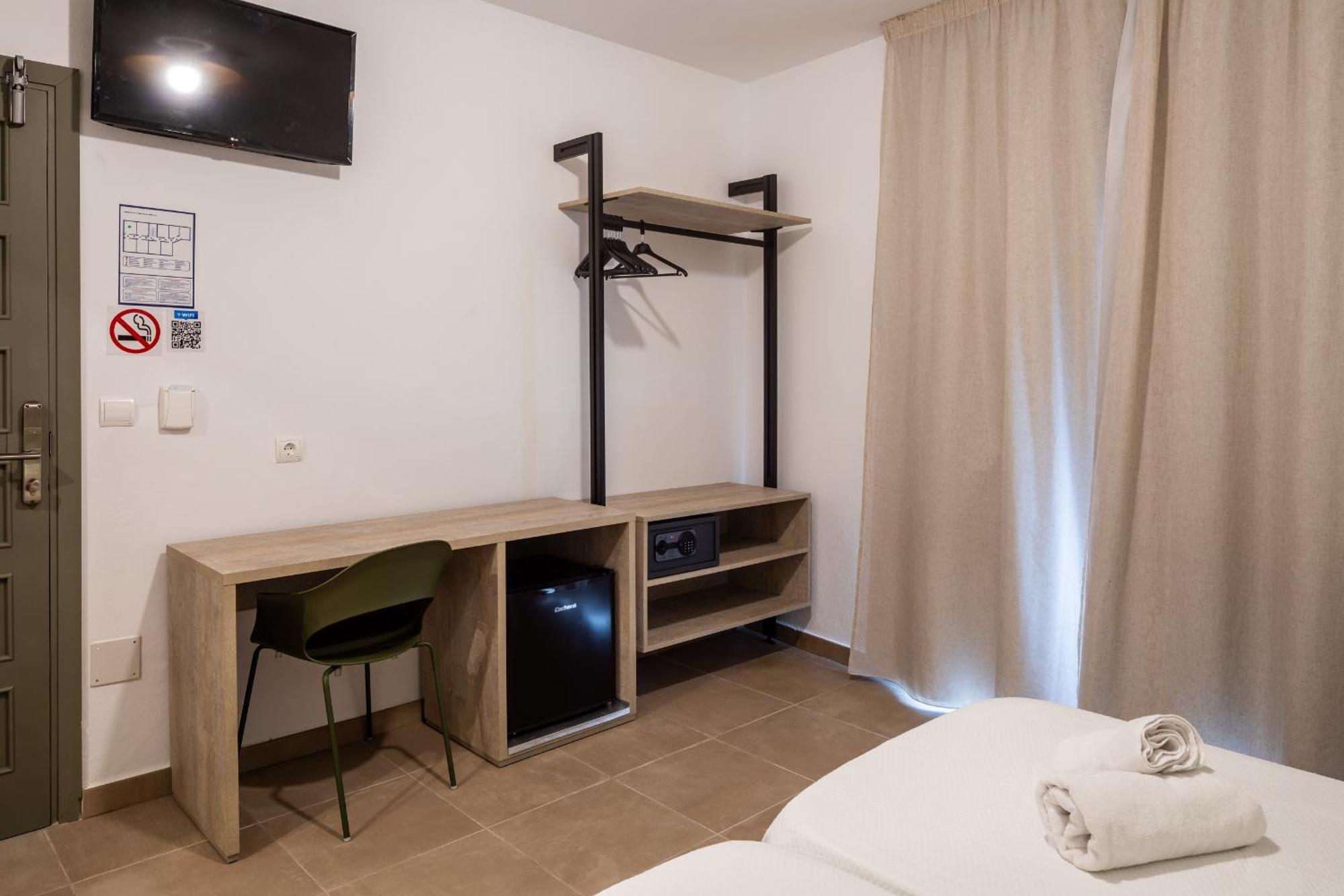 Hostal Alicante Sant Antoni de Portmany Exterior foto