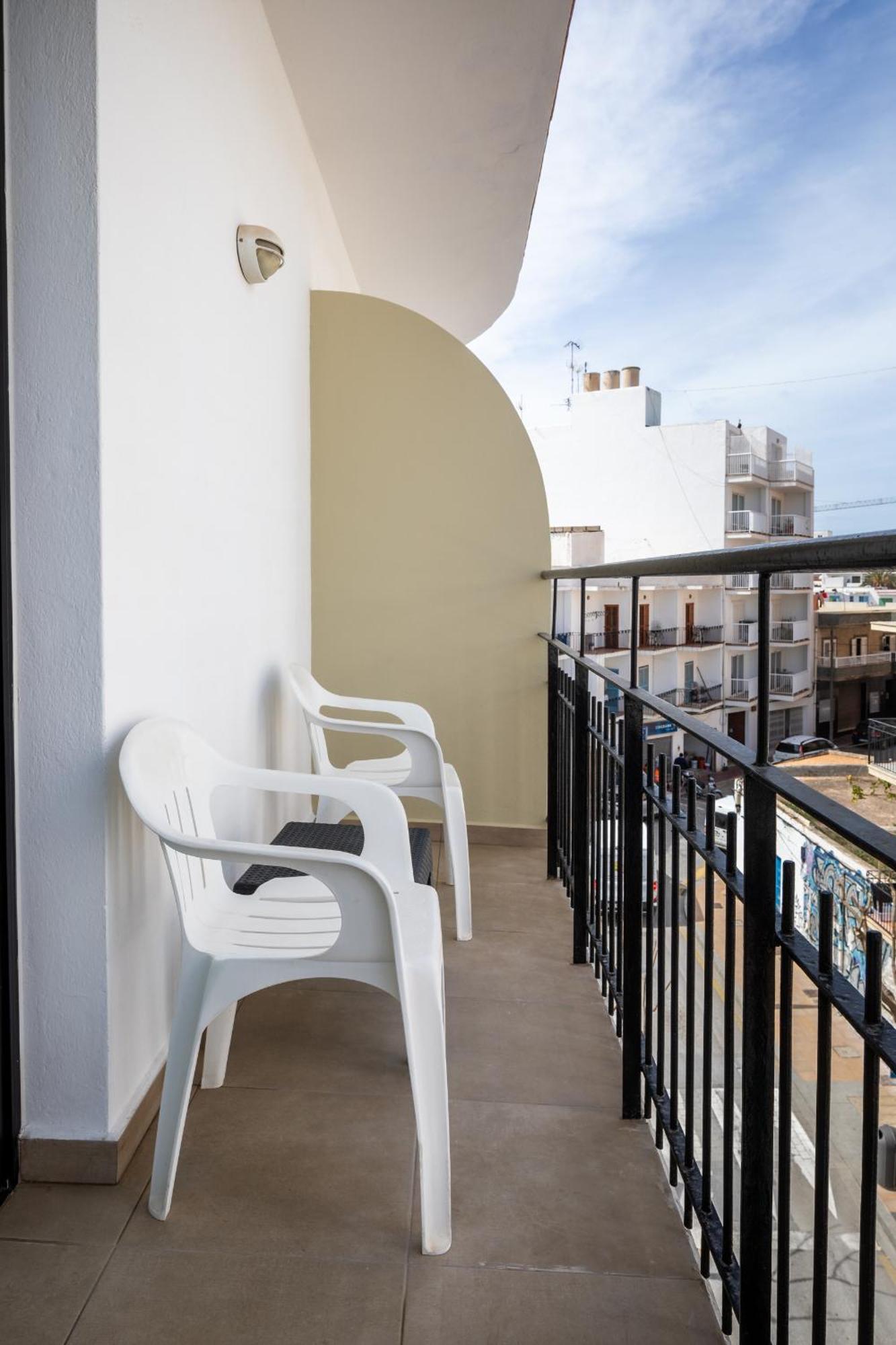 Hostal Alicante Sant Antoni de Portmany Exterior foto
