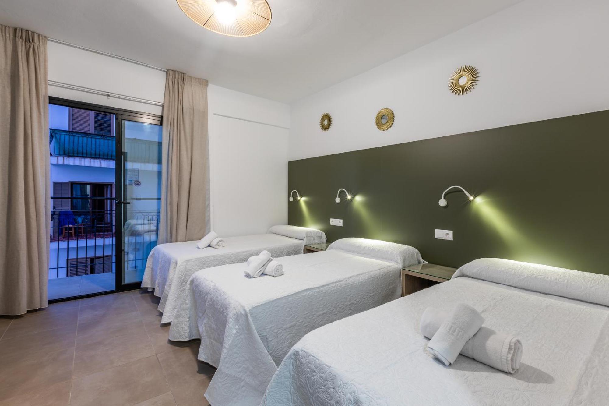 Hostal Alicante Sant Antoni de Portmany Exterior foto