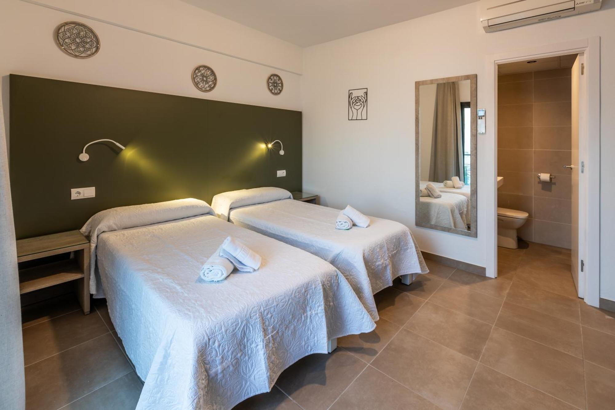 Hostal Alicante Sant Antoni de Portmany Exterior foto