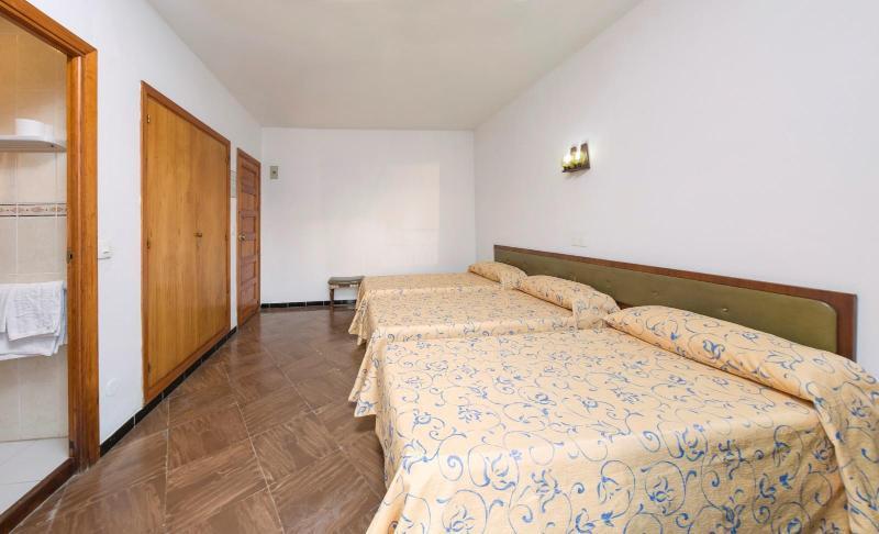 Hostal Alicante Sant Antoni de Portmany Exterior foto